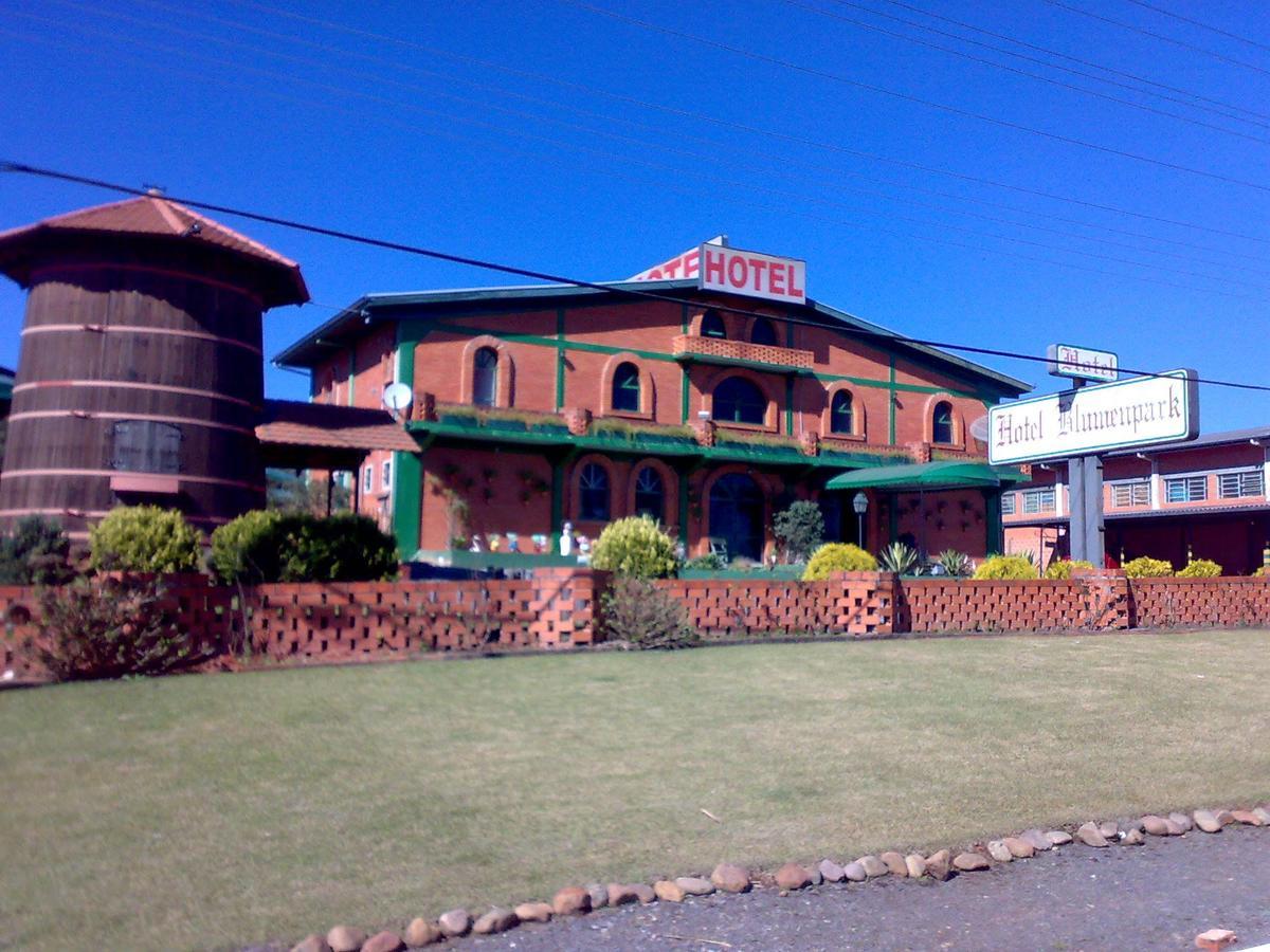 Hotel Blumenpark Rio Negro  Екстериор снимка